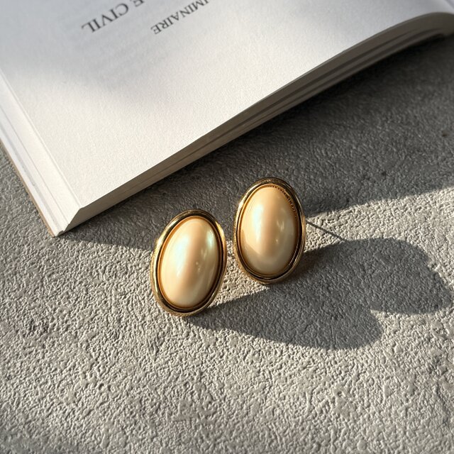 PM60-【 Monet 】モネ・ヴィンテージピアス 1980's Oval Faux Pearl