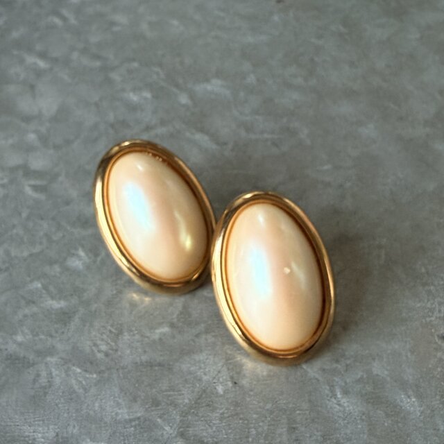 PM60-【 Monet 】モネ・ヴィンテージピアス 1980's Oval Faux Pearl