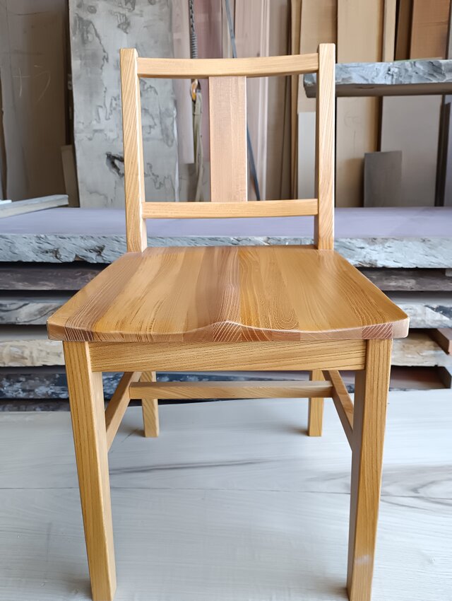 椅子　ダイニングチェア　欅　無垢 欅のダイニングチェア | iichi 日々の暮らしを心地よくする