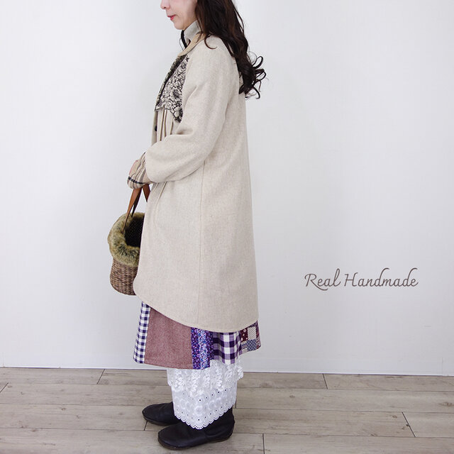 ウールツイードベージュ・スカラップ刺繍タックのイレギュラーヘム