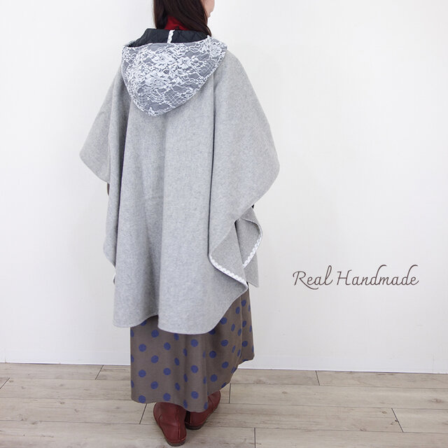 ウールビーバーとレースキルトのフーデッドポンチョコート | iichi