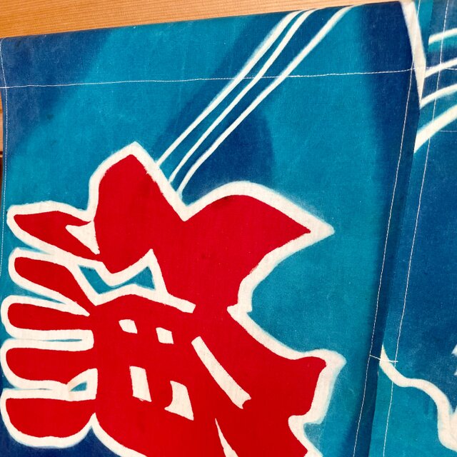 作家物　縮緬で作った暖簾　古布　リメイク　アンティーク 作家物 縮緬で作った暖簾 古布 リメイク アンティーク - メルカリ