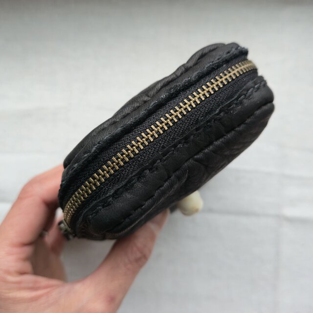 鹿革のシガレットケース 鹿角スカルボタン | iichi 日々の暮らしを