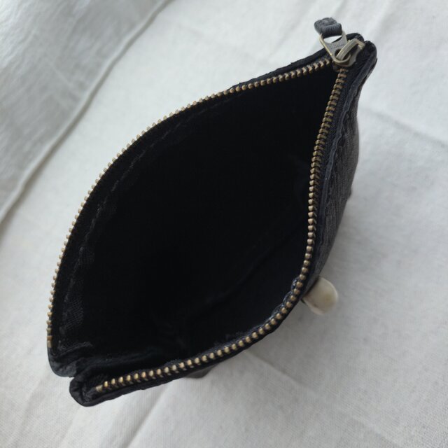 鹿革のポーチ 鹿角スカルボタン | iichi 日々の暮らしを心地よくする