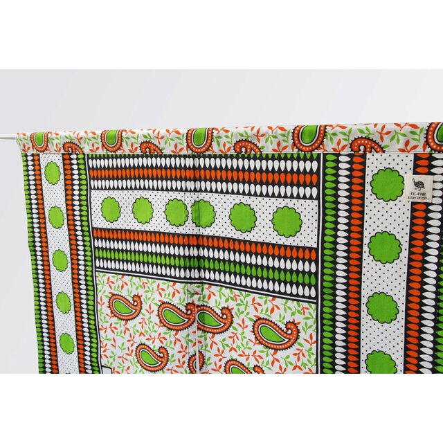 紋様柄の緑の暖簾 紋様柄の緑の暖簾