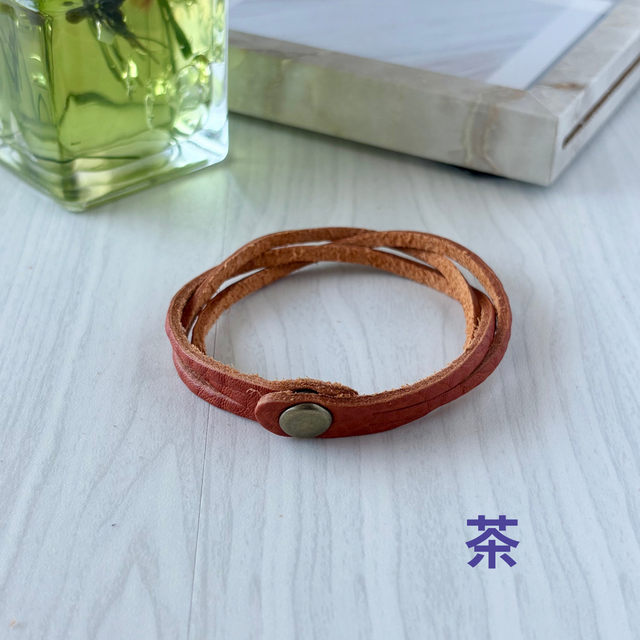 細身で上品なレザーブレスレット | iichi 日々の暮らしを心地よくする