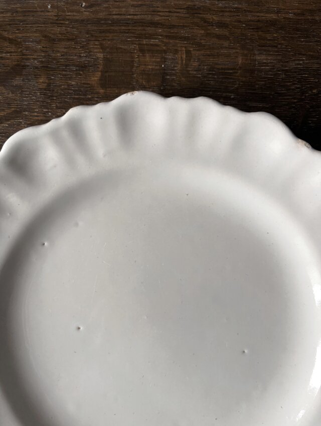 Moustiers ムスティエ X印 白釉 シェルリム 平皿 φ24.5cm フランス