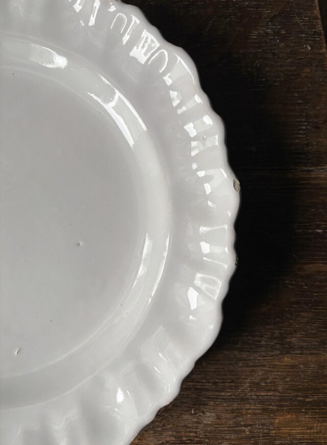 Moustiers ムスティエ X印 白釉 シェルリム 平皿 φ24.5cm フランス