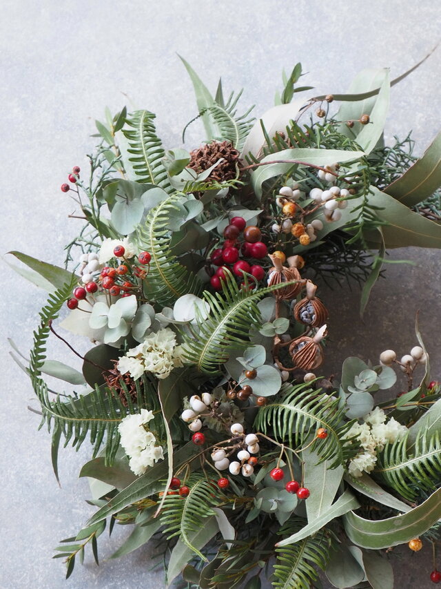 瀬戸内の森の三日月リース | iichi 日々の暮らしを心地よくする