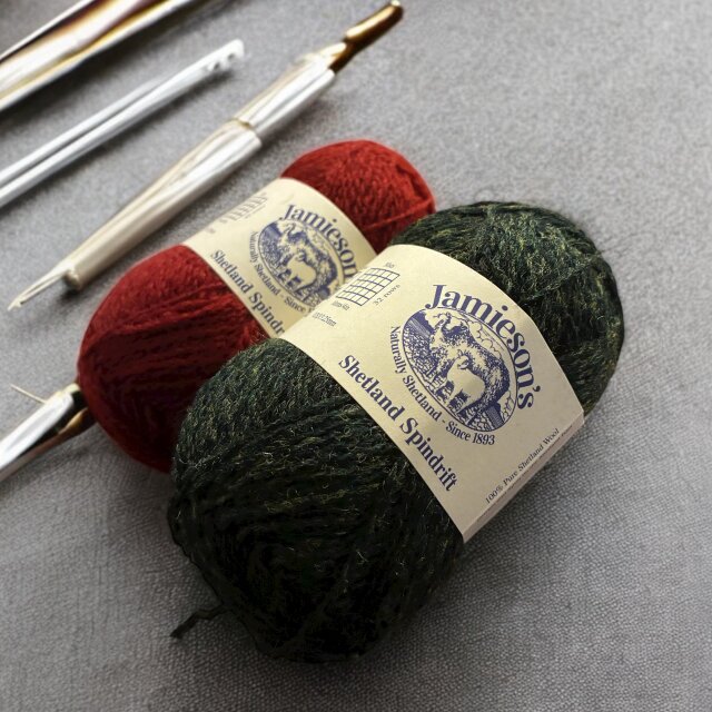 リスの手編みアームウォーマー | iichi 日々の暮らしを心地よくする