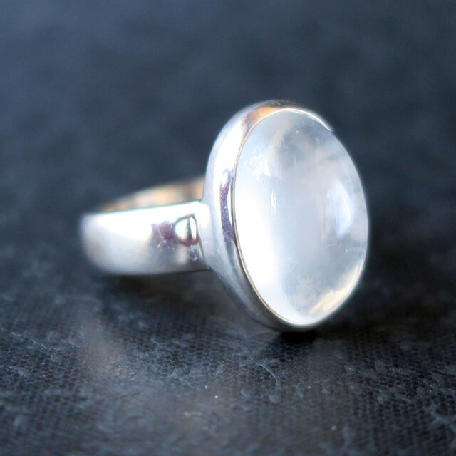 ムーンストーンの指輪！綺麗！フリーサイズ！ 楽天市場】ムーンストーン リング フリーサイズ S925 金属アレルギー