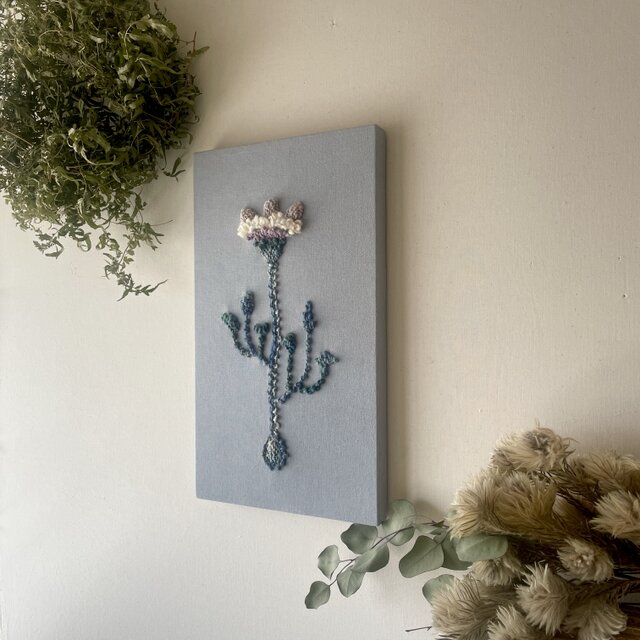 一点もの】『手紡ぎ糸のお花. f'』手刺繍ファブリックパネル 一点もの