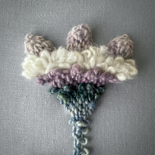 一点もの】『手紡ぎ糸のお花. h'』手刺繍ファブリックパネル | iichi
