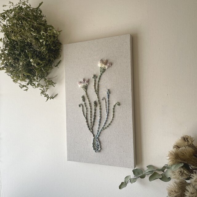 一点もの】『手紡ぎ糸のお花. j'』手刺繍ファブリックパネル | iichi