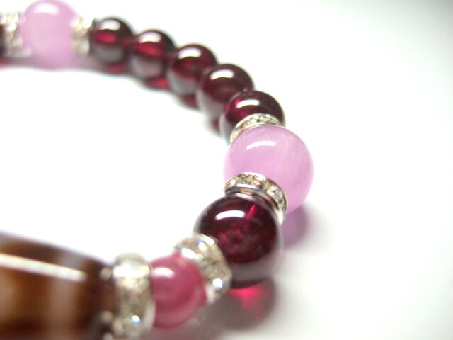 水紋天珠/ロードライトガーネット | iichi 日々の暮らしを心地よくする