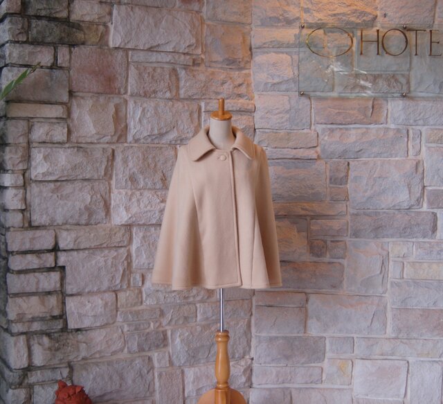 エレガント ケープ コート】焦がしキャラメルがほんのり混じった