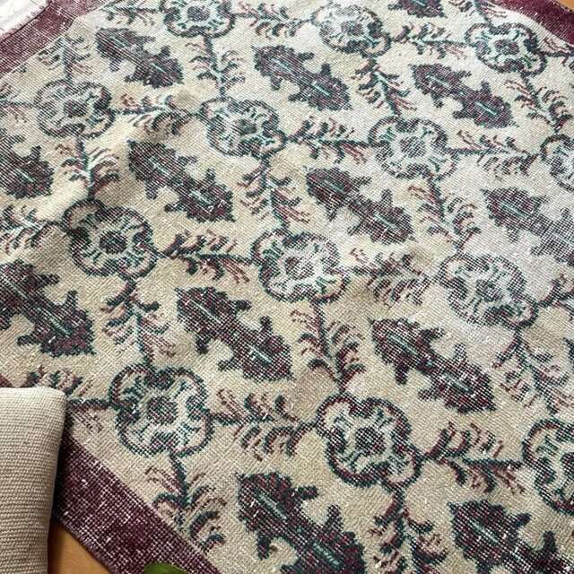 113.5×198えんじ色×グリーン 紋章ボタニカル トルコヴィンテージラグ