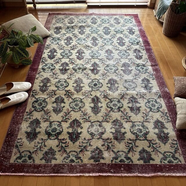 113.5×198えんじ色×グリーン 紋章ボタニカル トルコヴィンテージラグ