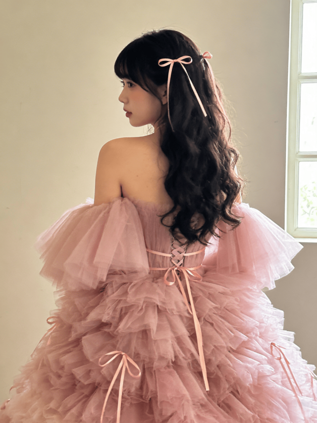 豪華！カラードレス ピンク グラデーション ふわふわ袖 ボリューム