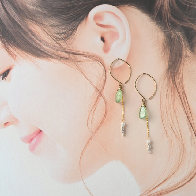 グリーンカイヤナイトのマーキスフックピアス・14kgf | iichi 日々の