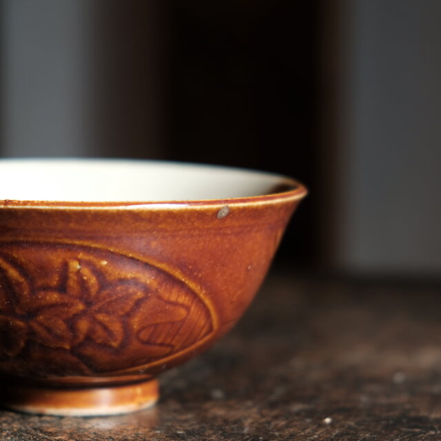 銅製 筒碗 古美術 古道具 アンティーク バイカラーで素敵◇リーフの文様 時代物 陽刻小碗 飯碗 骨董/antiques