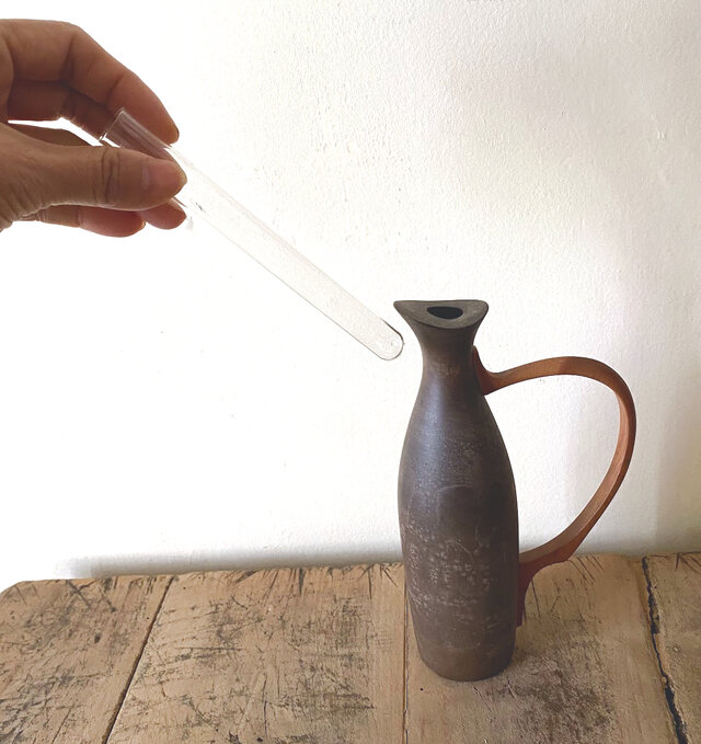 一輪挿し トチの木 鉄媒染 | iichi 日々の暮らしを心地よくする