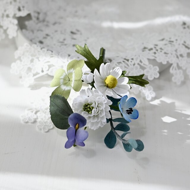 布花 野の花達のブーケコサージュ。入学式、卒業式、ハレの日に