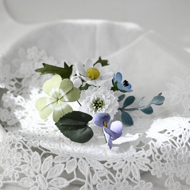 布花 野の花達のブーケコサージュ。入学式、卒業式、ハレの日に
