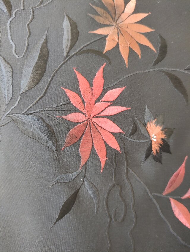 黒地刺繍帯×着物橙色風景 | iichi 日々の暮らしを心地よくする