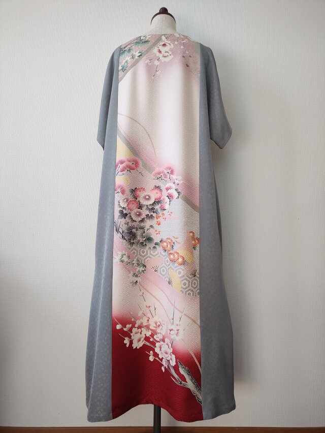 振袖ロングワンピース 梅の花と孔雀 | iichi 日々の暮らしを心地よく