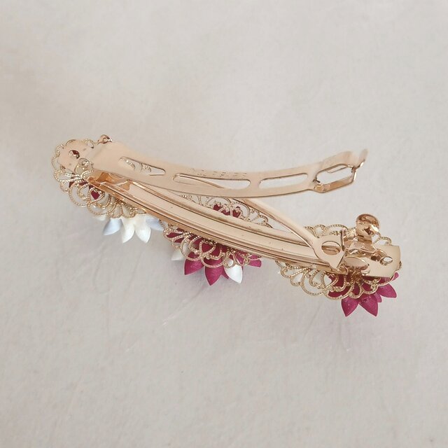 つまみ細工 お花のバレッタ 大 ワインレッド 透かしゴールド | iichi