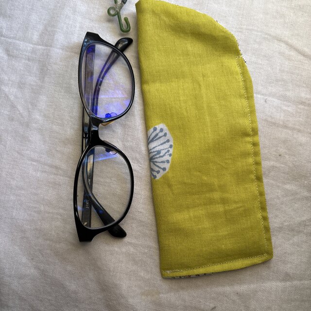 ハンドメイドミナペルホネンメガネケースイエロー蝶々普通サイズ