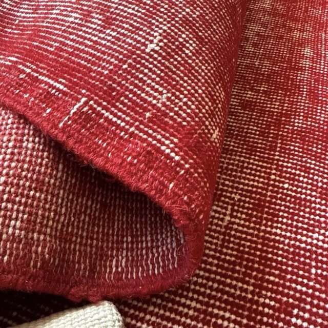 116.5×213.5オーバーダイ　ワンカラー赤ステッチ　トルコヴィンテージラグ 116.5×213.5オーバーダイ ワンカラー赤ステッチ トルコヴィンテージラグ