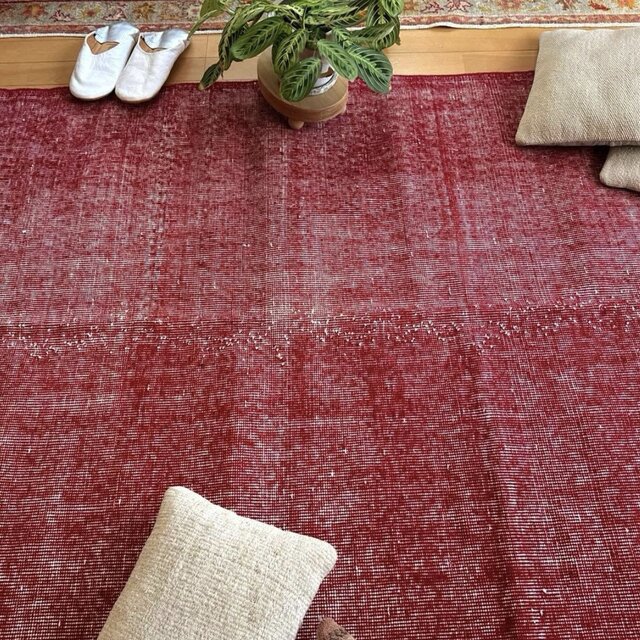 121×205 レッドオーバーダイ ワンカラーラグ トルコヴィンテージラグ