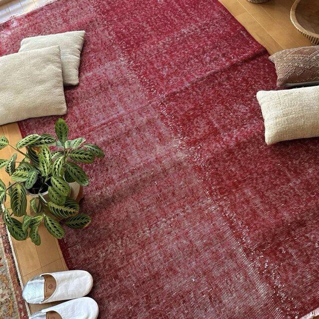 121×205 レッドオーバーダイ ワンカラーラグ トルコヴィンテージラグ