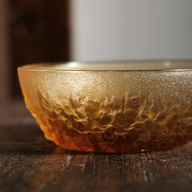 温もりを感じる琥珀色◇レトロで可愛い。アンバー硝子小鉢 曇りガラス