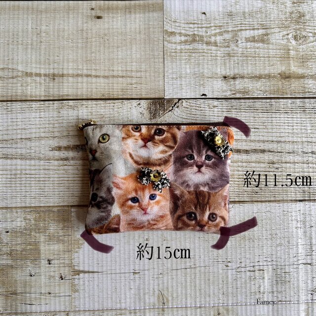 大人かわいい猫ちゃんたちのフラットポーチ(ポケットティッシュサイズ