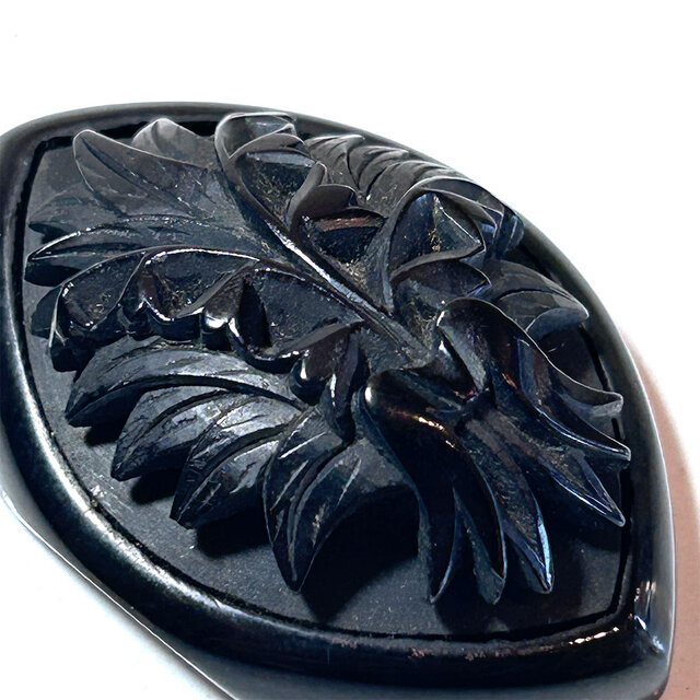 Victorian Jet Leaf Carved Jewelry Component ① | iichi 日々の
