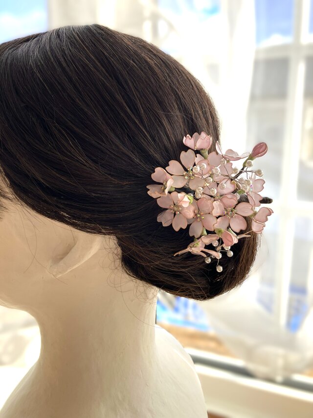 桜咲くコサージュ(クリップ付き) | iichi 日々の暮らしを 桜咲くコサージュ(クリップ付き) | iichi 日々の暮らしを