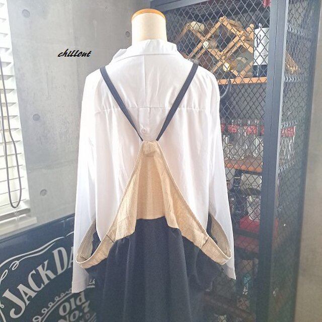 背中がかわいい】マキシ：ギャザー：エプロンドレス：ブラック×リネン