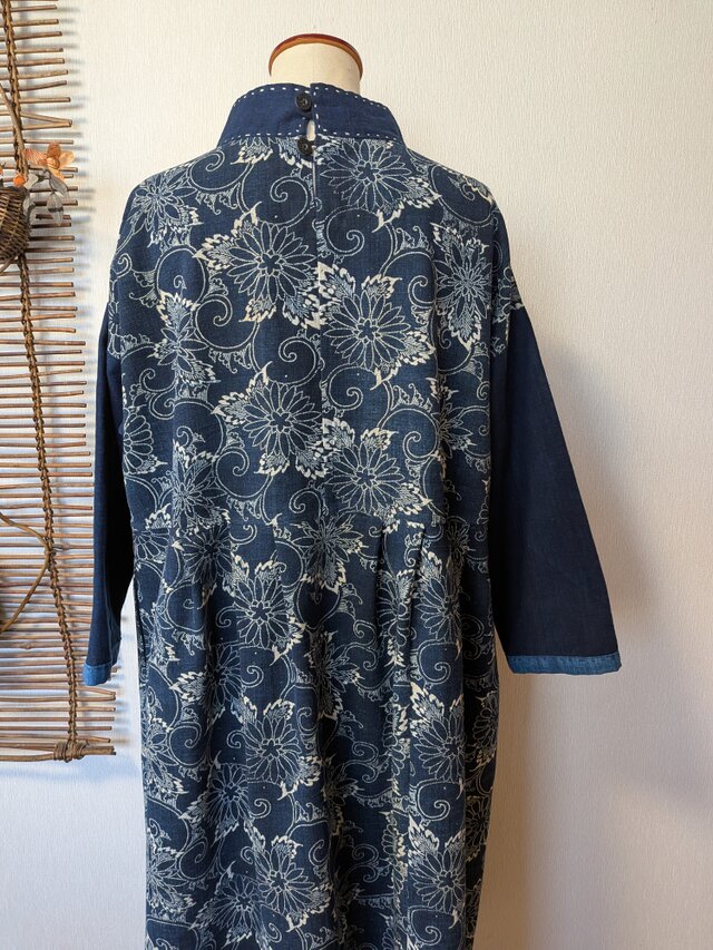 古布リメイク スタンドカラーの型染＋藍染タックワンピース 藍染 型染