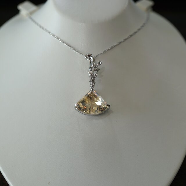 SV シトリン ペンダント＜ヘッドのみ＞ | iichi 日々の暮らしを