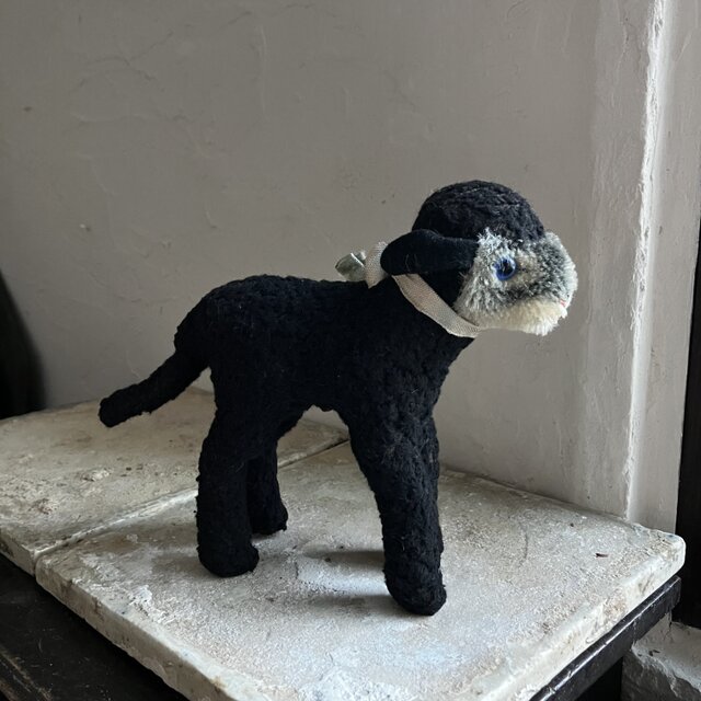シュタイフ SWAPL 黒い羊のぬいぐるみ 左側半面に日焼け有り シュタイフ 黒ひつじの Swapl ドイツ ヴィンテージ | iichi 日々の
