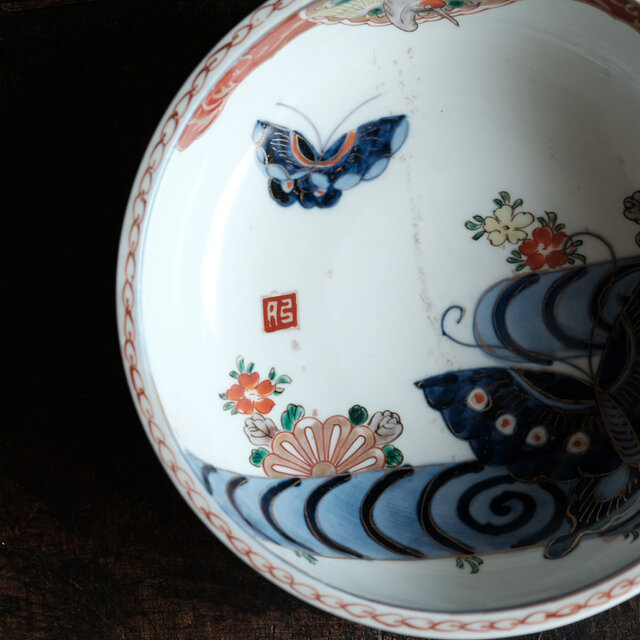 花と鶴と蝶々◇伊万里 花蝶文赤絵金彩浅型大鉢 碗 骨董・antiques 器