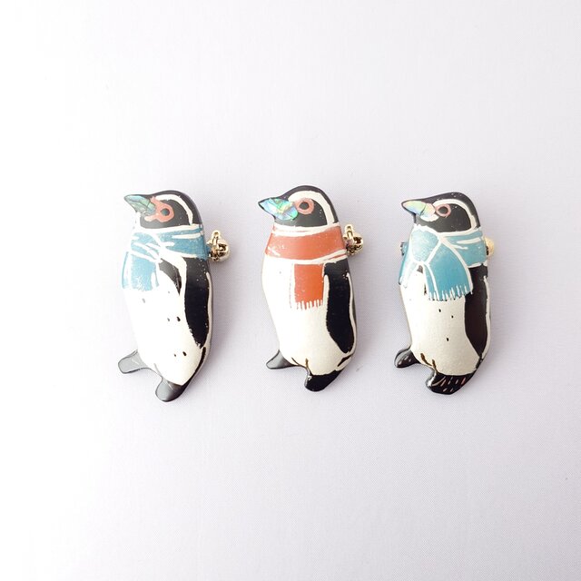 マフラーフンボルトペンギン 漆ブローチ | iichi 日々の暮らしを