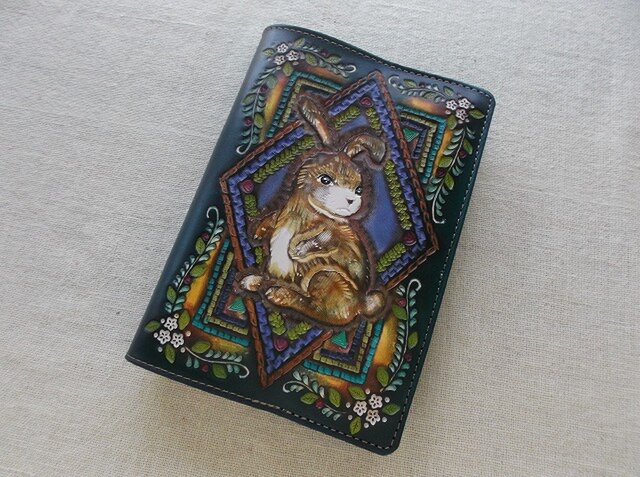 文庫サイズブックカバー 刻印、拭き染め 牛革 | iichi 日々の暮らしを