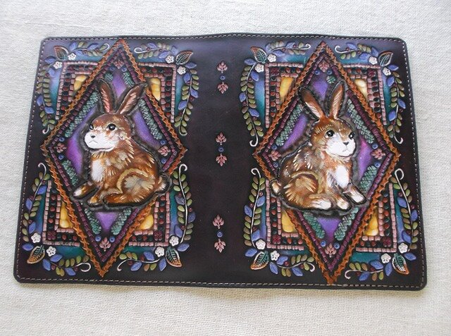 大判 希少洋書 SHIBORI 絞り染め ハードカバー 文庫サイズブックカバー 刻印、拭き染め 牛革 | iichi 日々の暮らしを