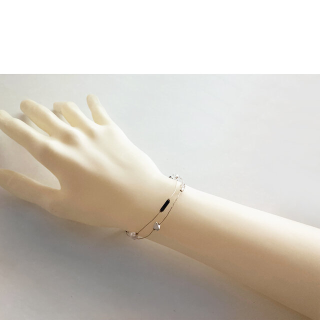 天然石とガラスの2連ワイヤーブレスレット | iichi 日々の暮らしを