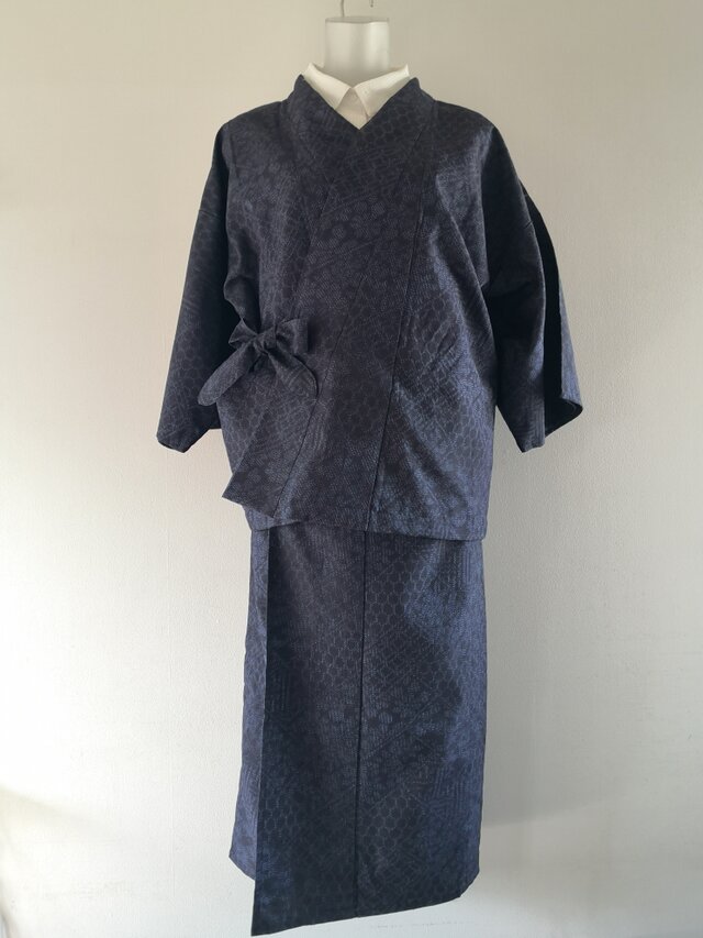 二部式上着 結城紬（紺桧垣吉祥花文）ポケ〇 | iichi 日々の暮らしを