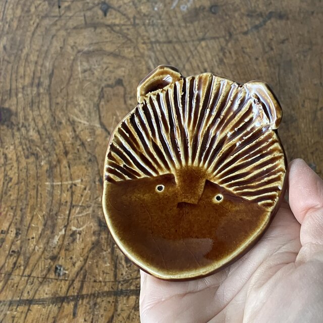 彫顔豆皿 クマ 2 | iichi 日々の暮らしを心地よくするハンドメイドや